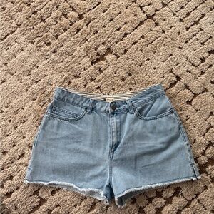 Roxy light denim short.